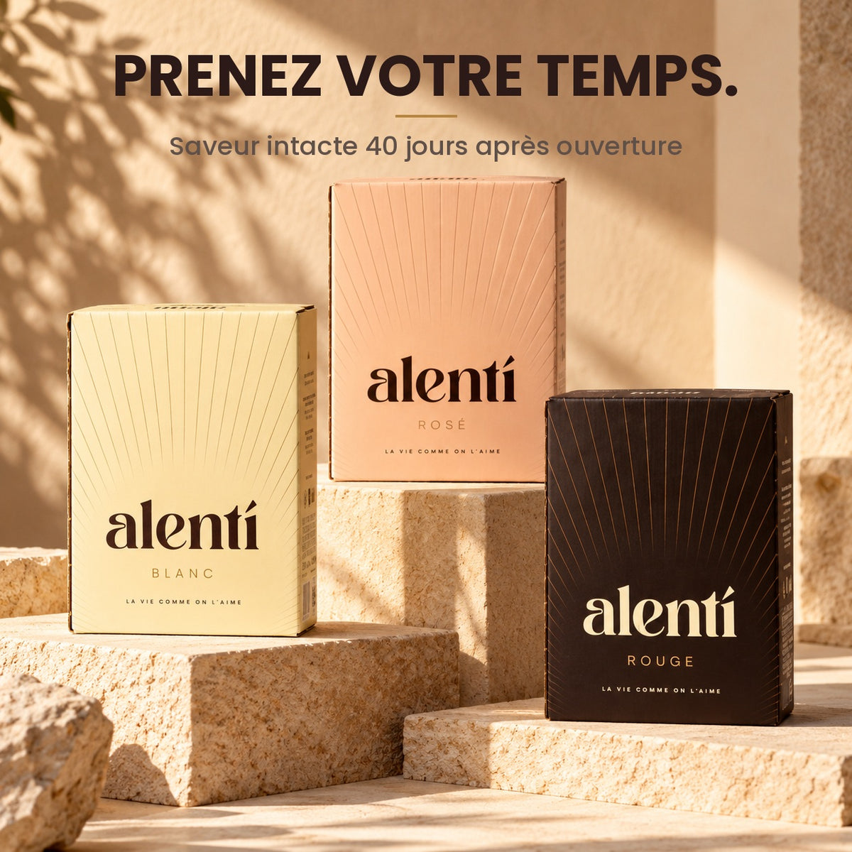 Trois cubis de vin Alentí blanc, rosé et rouge sur une terrasse au soleil : saveur intacte 40 jours après ouverture